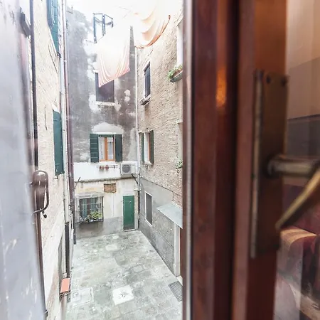 Apartment Campiello Chiesa, By Short Holidays Venice