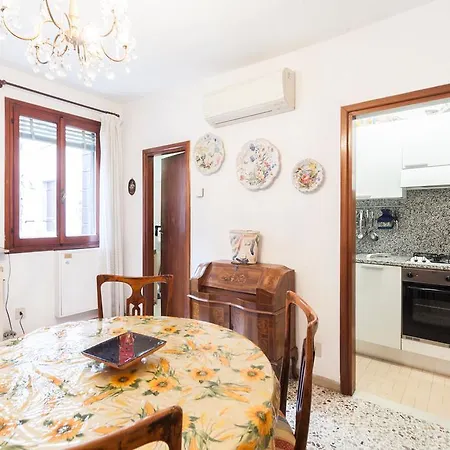 Campiello Chiesa, By Short Holidays * Venecia