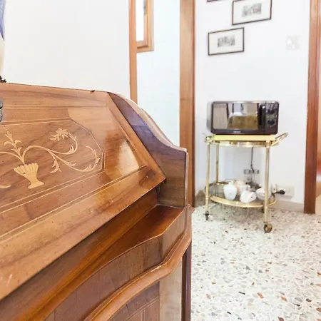 Campiello Chiesa, By Short Holidays *