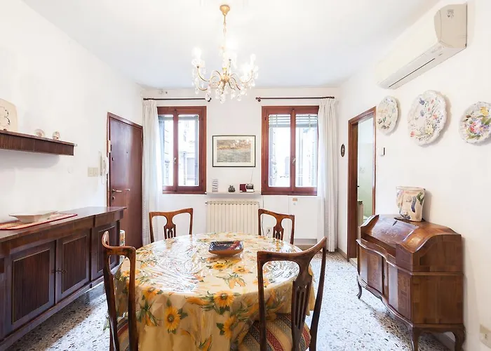 Campiello Chiesa, By Short Holidays *