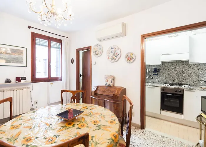 Campiello Chiesa, By Short Holidays * Venetië